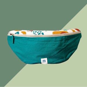 EUC MUSTELA xl Fanny pack gorgeous and so much room.  Adjustable straps